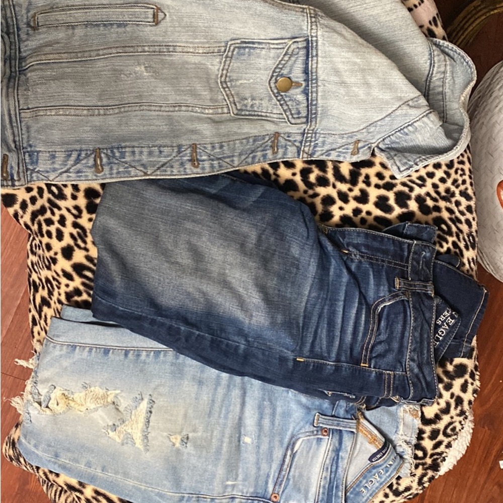 2 ae jeans size 2 1 jean jacket s